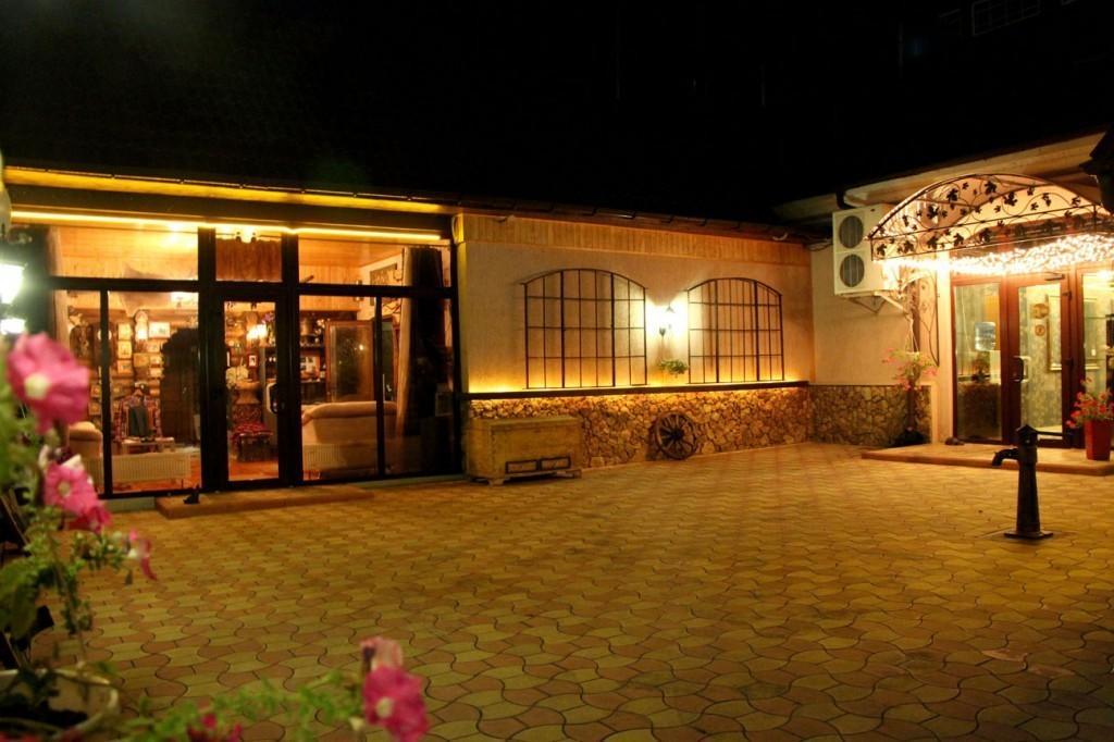 Hotel Style Bessarabia Kiliya Exteriör bild